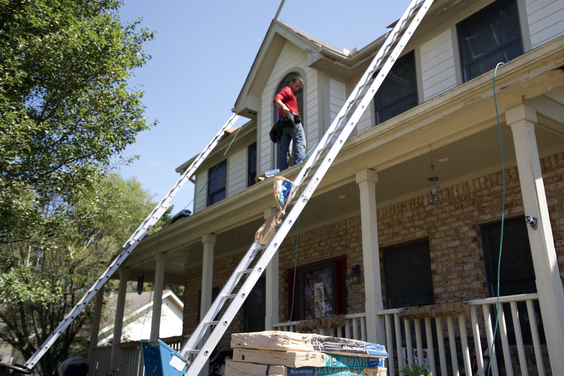 Liberty Township Roofing crew at work in Kenwood, OH