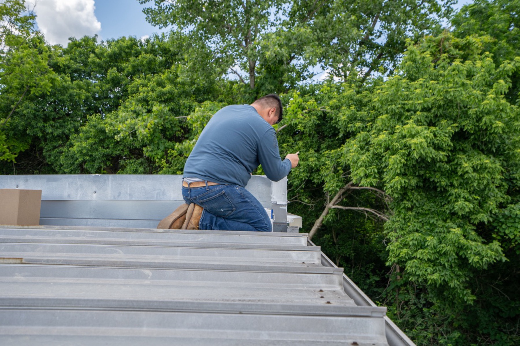 Liberty Township Roofing crew at work in Springdale, OH